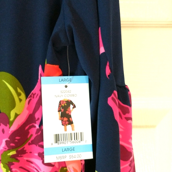Alexandra+ Oak NWT dress size large, P2P-"20 length shoulder to hem 38". - Picture 2 of 5
